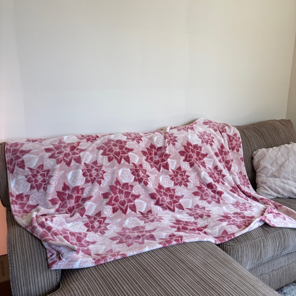 Thalia Sodi Pink Floral Plush Throw